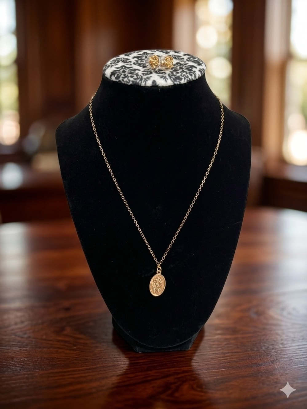 Elegant Gold-Tone Pendant Necklace with Oval Floral Medallion and Earrings Set
